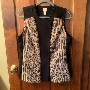 CHICO NEW NEVER WORN, Vest Black with FAUX FUR Leopard inserts. Snap closure.